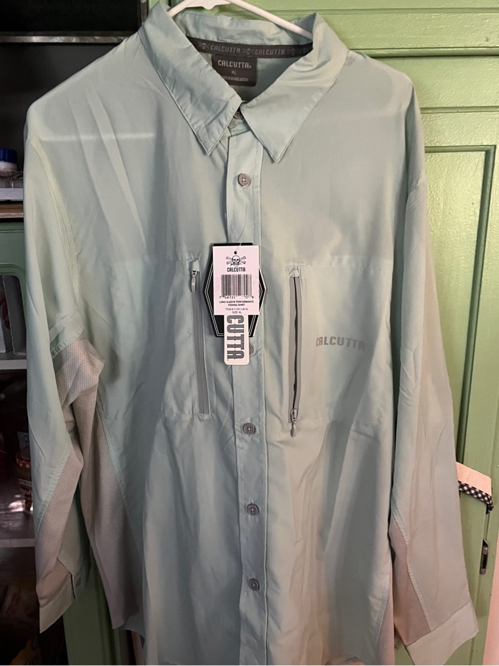 Men’s Lightweight Button-Up Shirt in Mint Green Size XL fishing